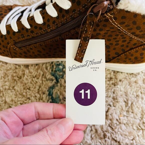 NEW Universal Thread brown leopard animal print Sherpa high top sneakers 11 - Picture 6 of 9